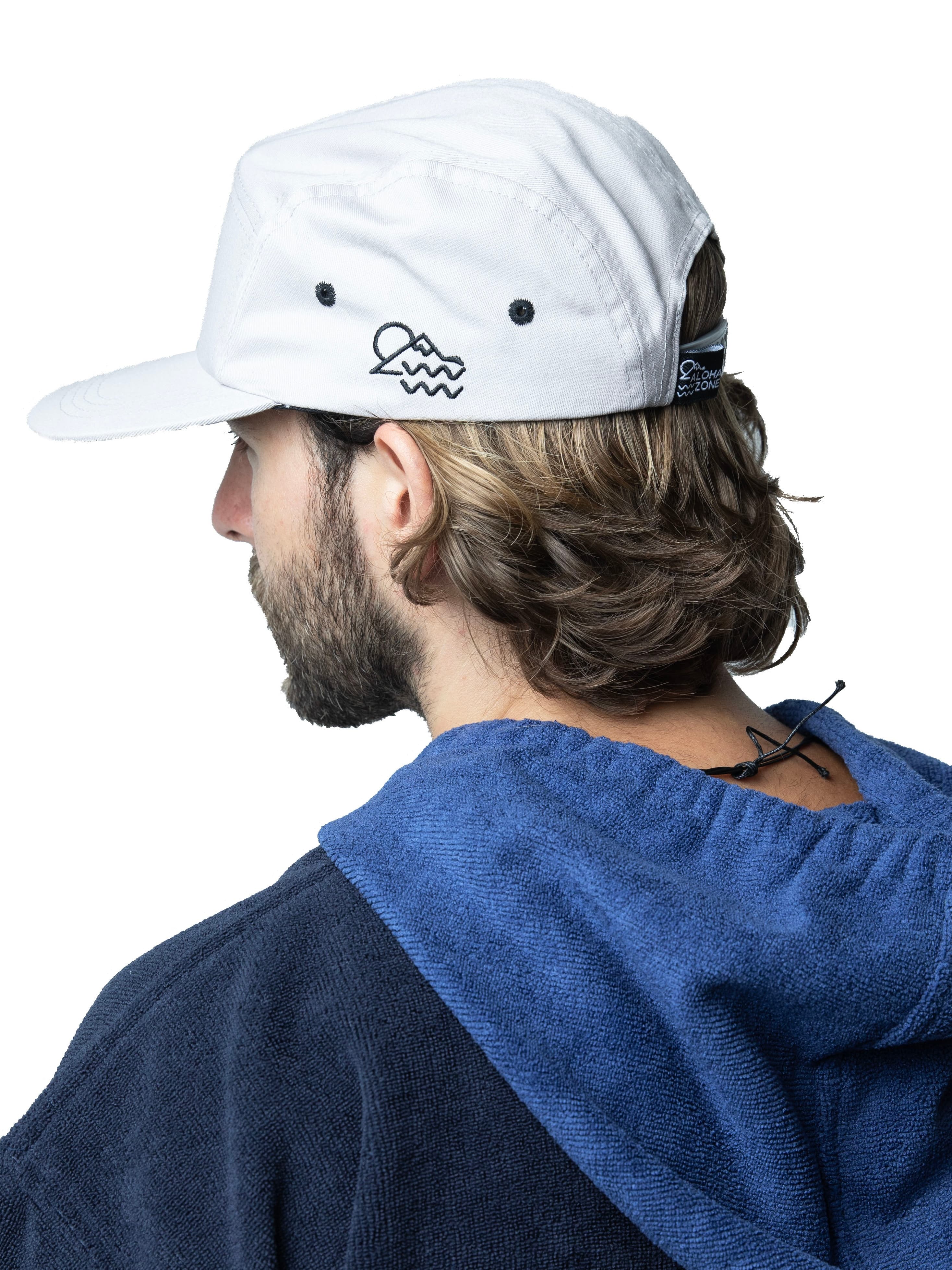Бейсболка Fitted grey cap