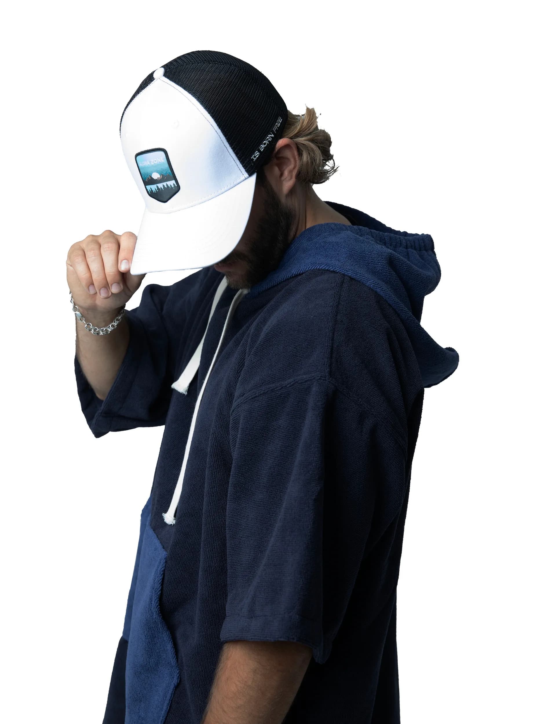 Белая бейсболка Trucker Cap