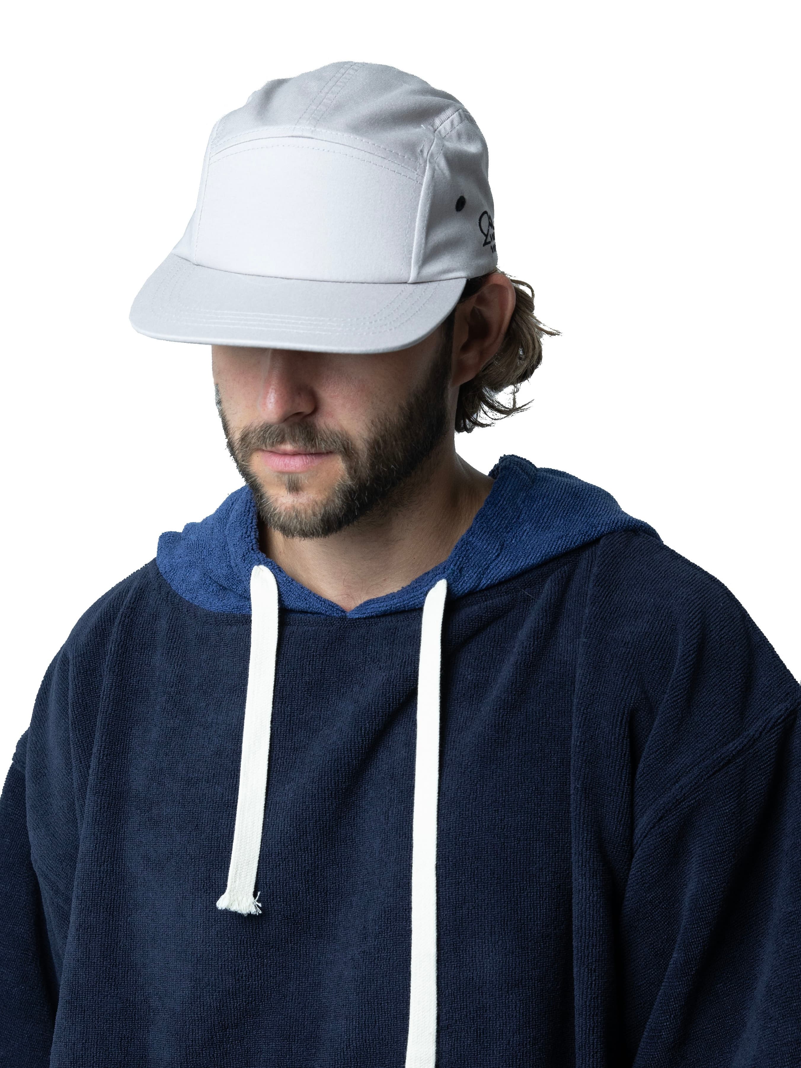 Бейсболка Fitted grey cap