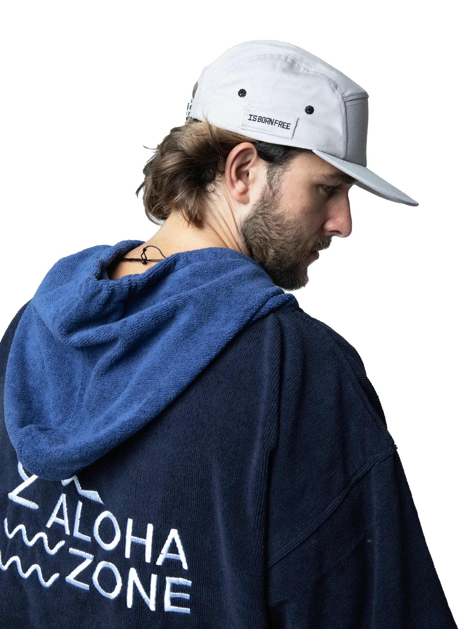 Бейсболка Fitted grey cap